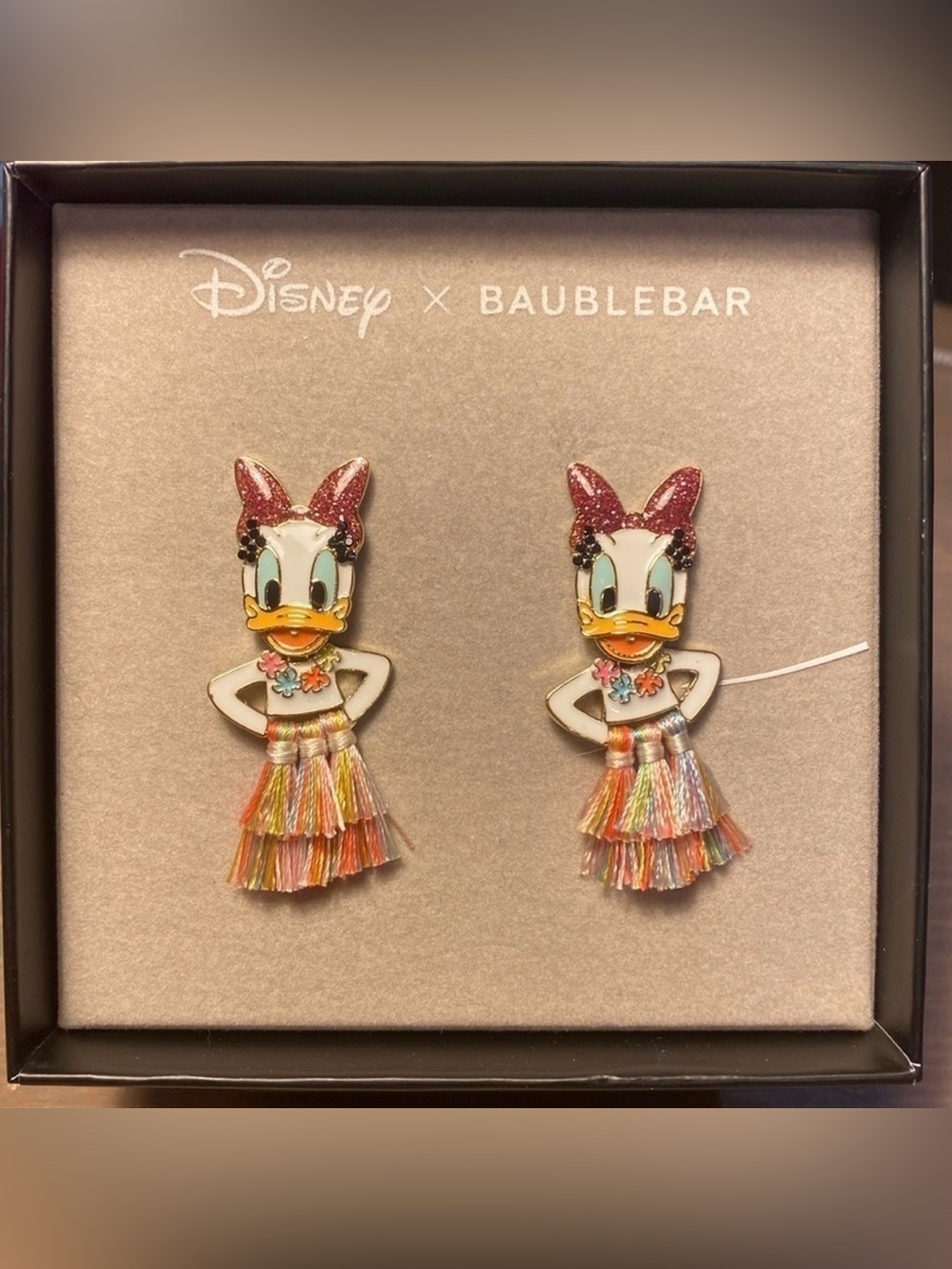 Disney x BaubleBar Daisy Duck Hula Dancer Statement Drop Earrings Pink Boxed NIB - Picture 1 of 4